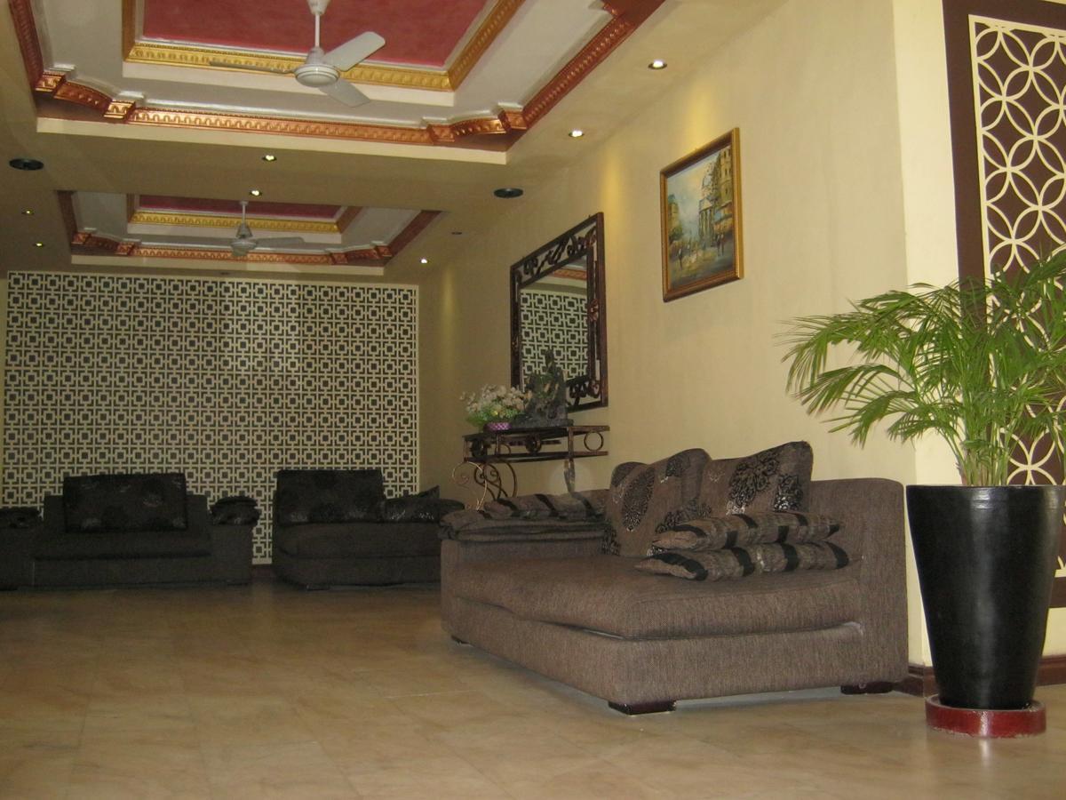 Iris Hotel Dar-es-Salaam Eksteriør bilde